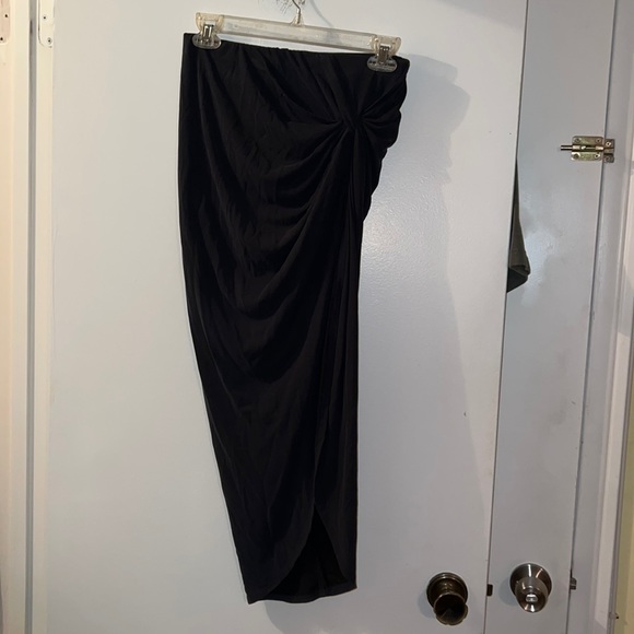 High Slit Bodycon Skirt - Picture 1 of 6